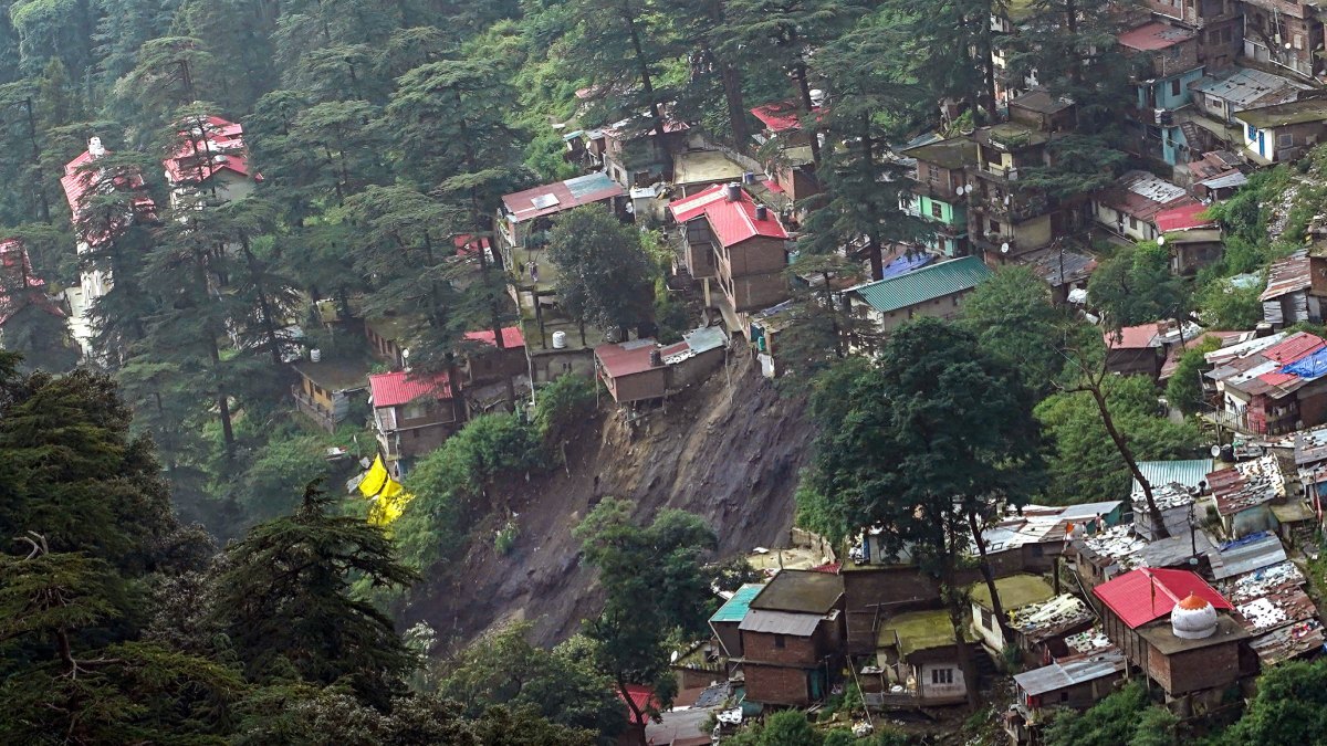 Shimla Rnc ಶಿಮ್ಲಾದಲ್ಲಿ ಮಳೆ, ಪ್ರವಾಹ, ಭೂಕುಸಿತ: NDRF ಸಿಬ್ಬಂದಿ ರಕ್ಷಣಾ ಕಾರ್ಯ | Rains ...