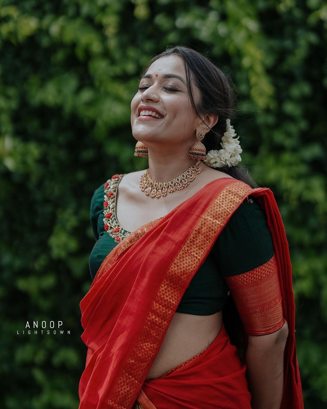 Parvathy R Krishna: നുണക്കുഴിയിൽ ആരാധകരെ കുരുക്കി പാർവ്വതി കൃഷ്ണ ...