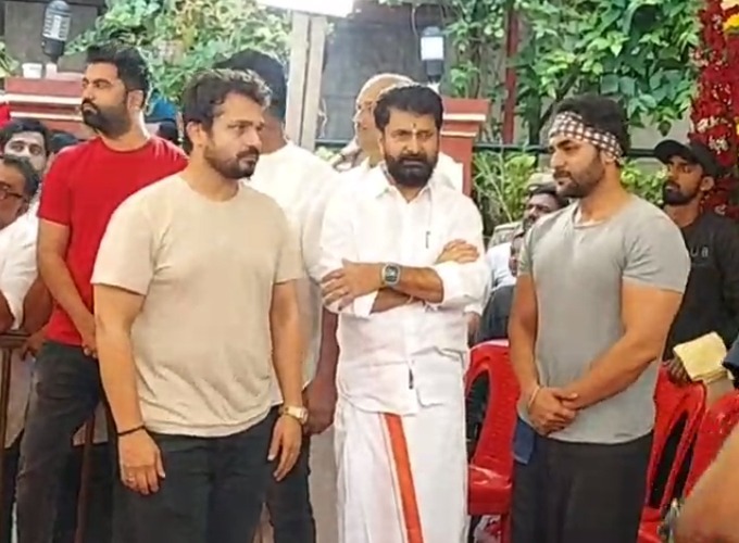 Witness the Emotional Farewell of Spandana Raghavendra as Family and Friends Pay Their Last Respects