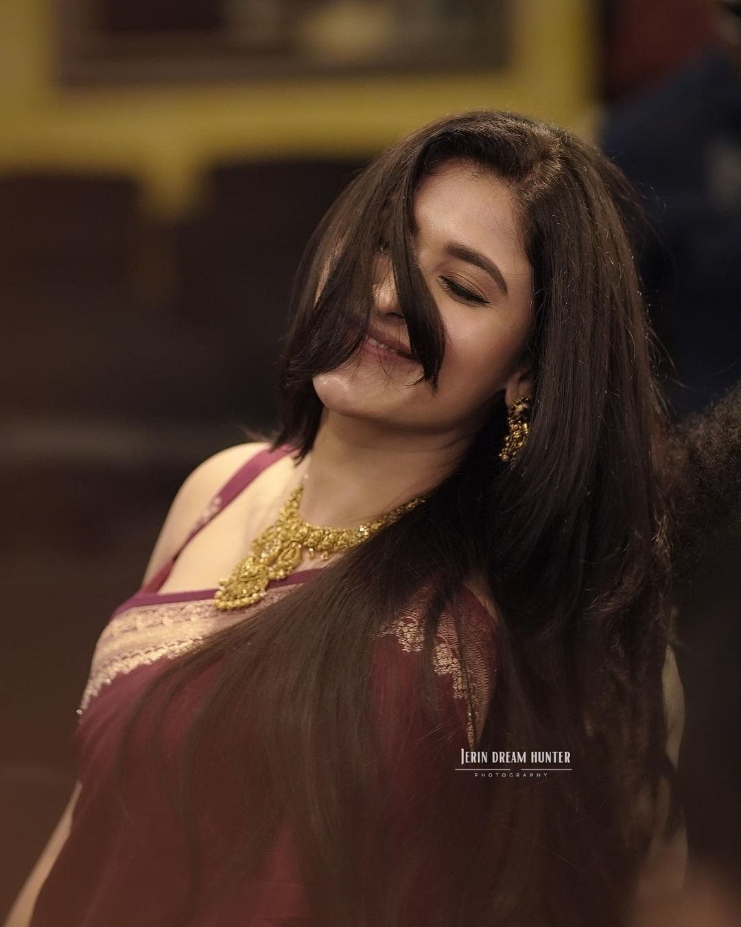 లేలేత అందాలతో మైమరిపిస్తున్న గీతికా.. ముద్దుగ్గుమ్మ జోరు మాములుగా లేదులే..!