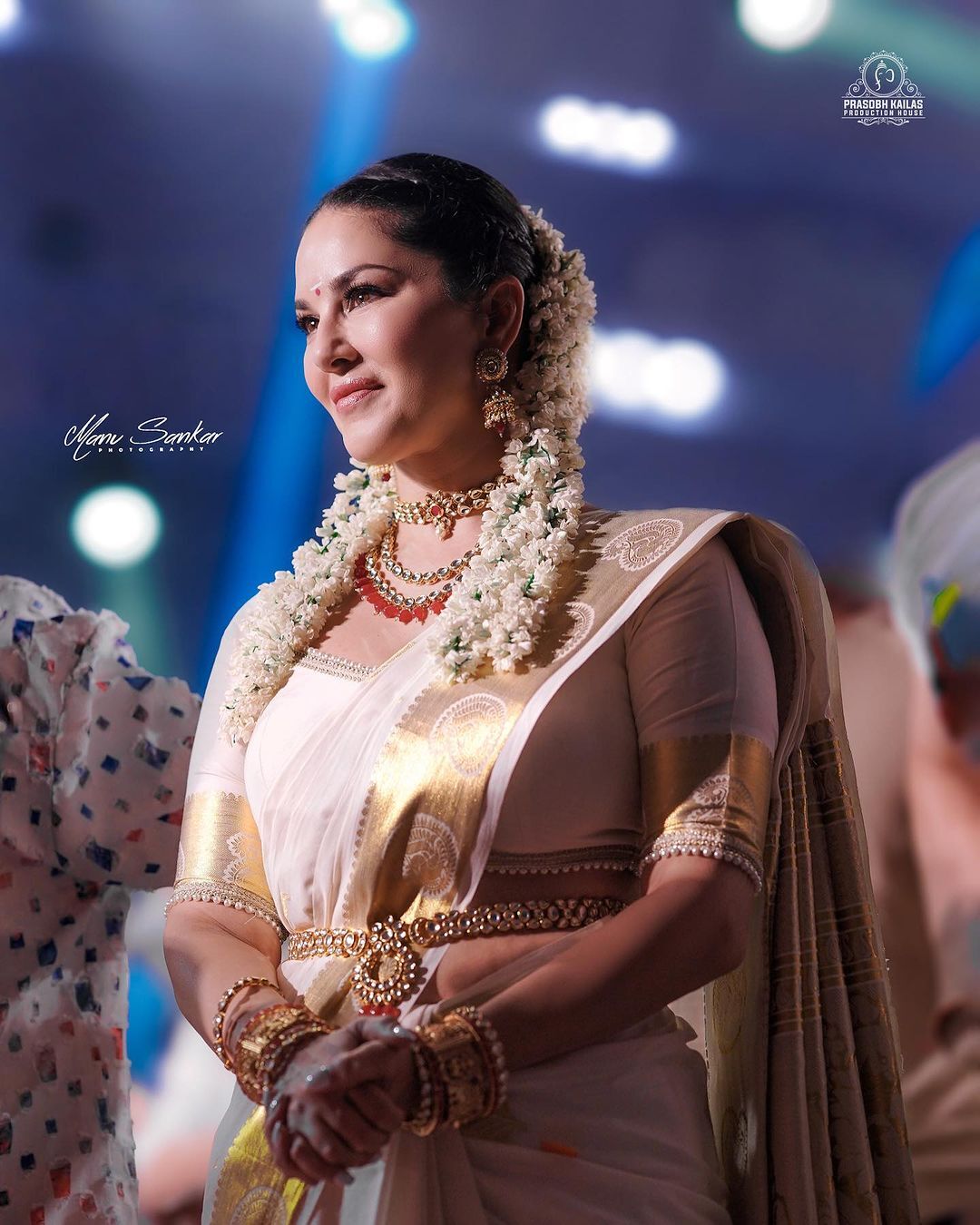 Sunny Leone: കസവിൽ മലയാളി മങ്കയായി സണ്ണി ലിയോൺ... കോഴിക്കോടിന് പുത്തൻ ലുക്കിൽ വിരുന്നോരുക്കി താരം, ഇൻസ്റ്റയിൽ തരംഗമായ ചിത്രങ്ങൾ കാണാം