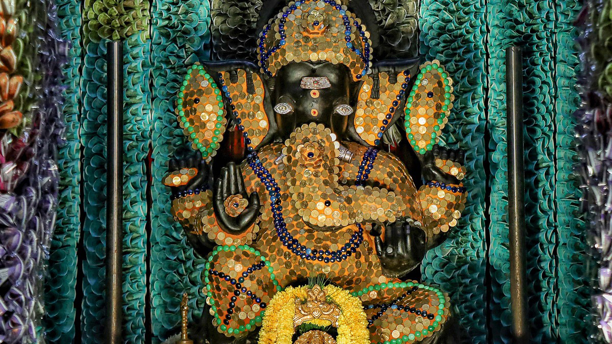 Bengaluru Temple Adorned with Coins and Currency Notes Worth ₹3 Crore