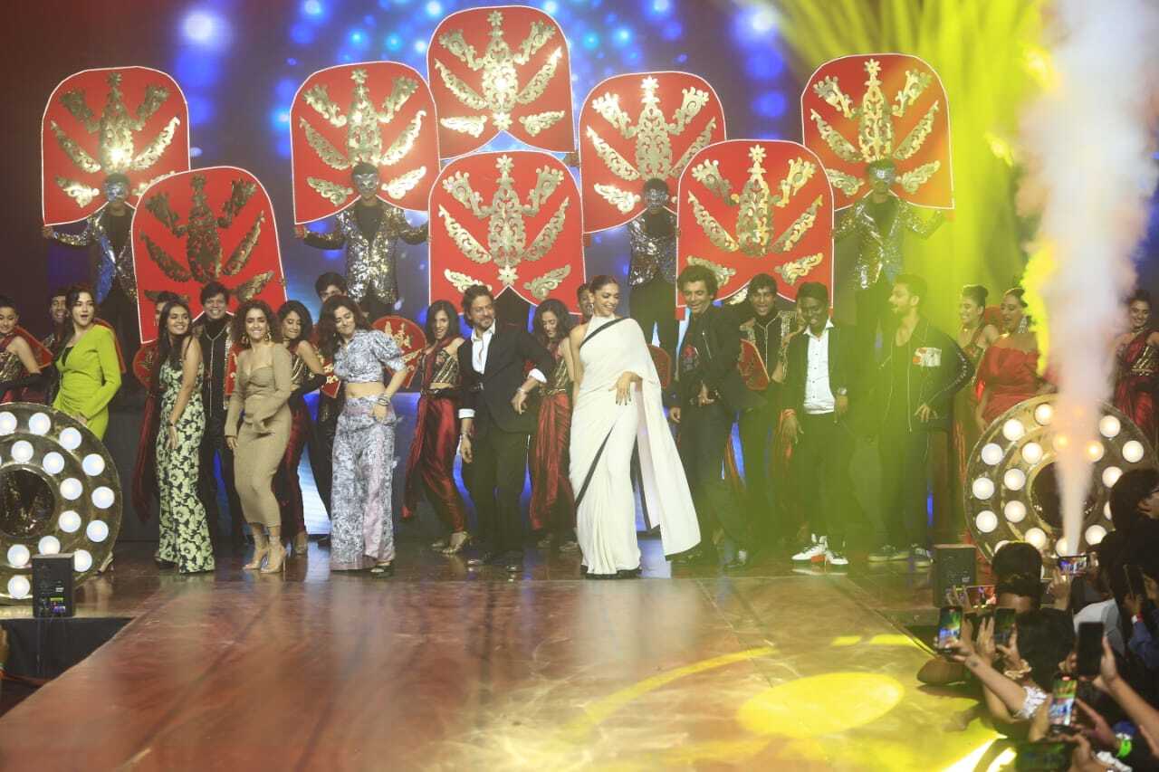 In Pics: Deepika Padukone, Shah Rukh Khan and Others Best Moments at the Jawan Success Event