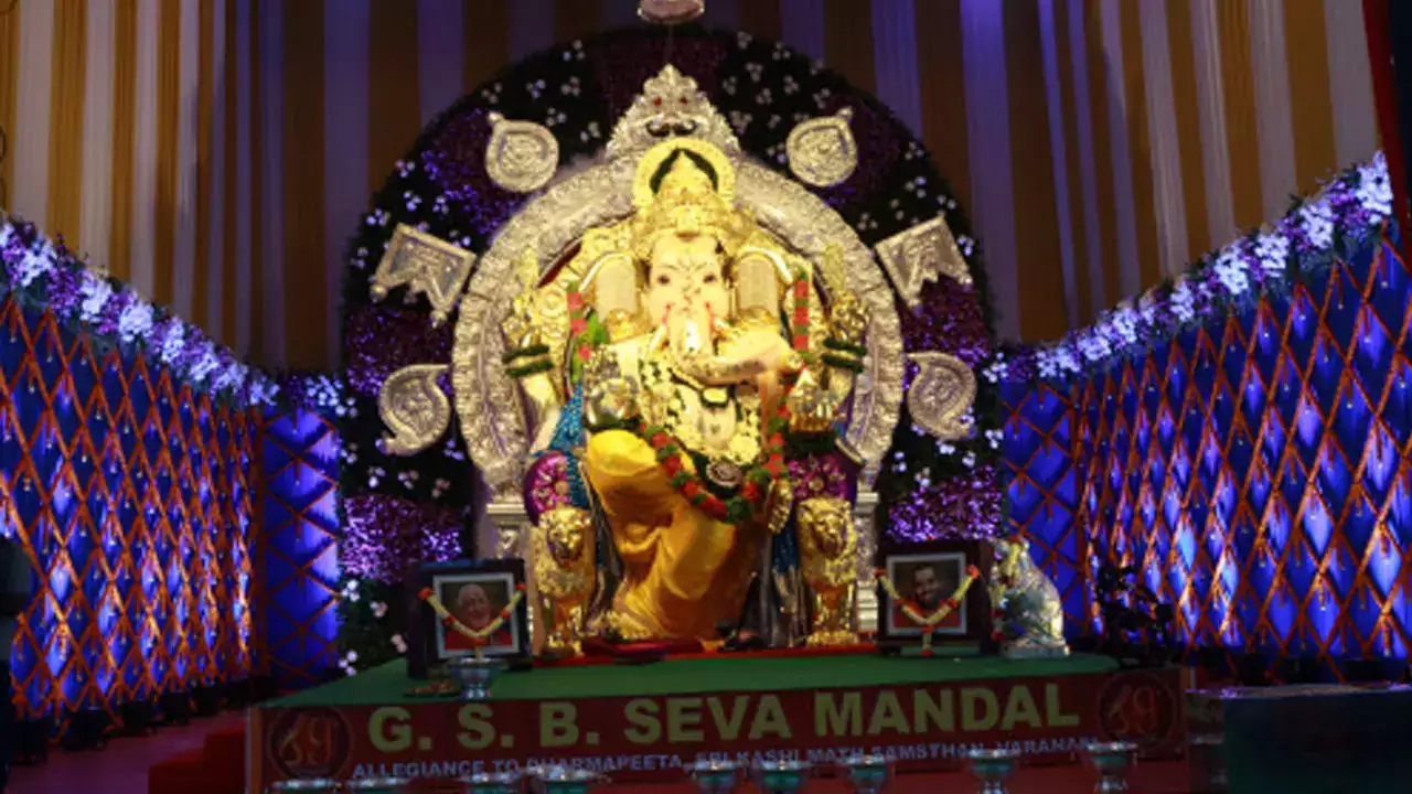 In Pics: Mumbai's Magnificent & Iconic Ganesha Pandals!!