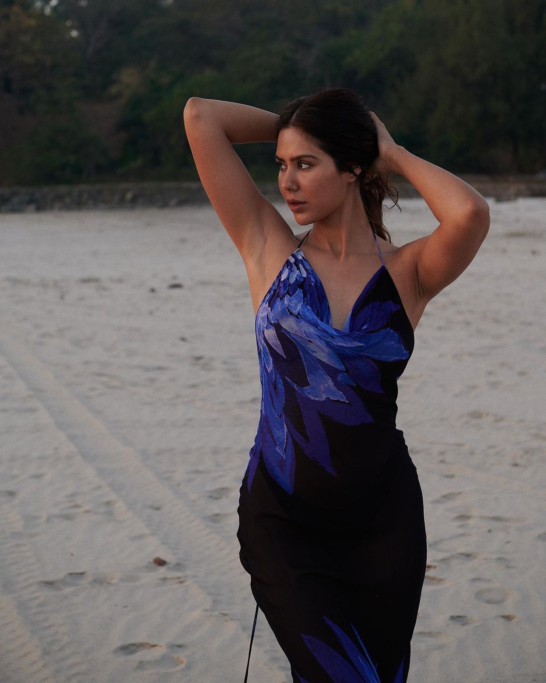 PHOTOS: நடிகர் வைபவின் 'கப்பல்' பட கதாநாயகியா இவங்க? இணையத்தை கலக்கும் லேட்டஸ்ட் புகைப்படங்கள்! 