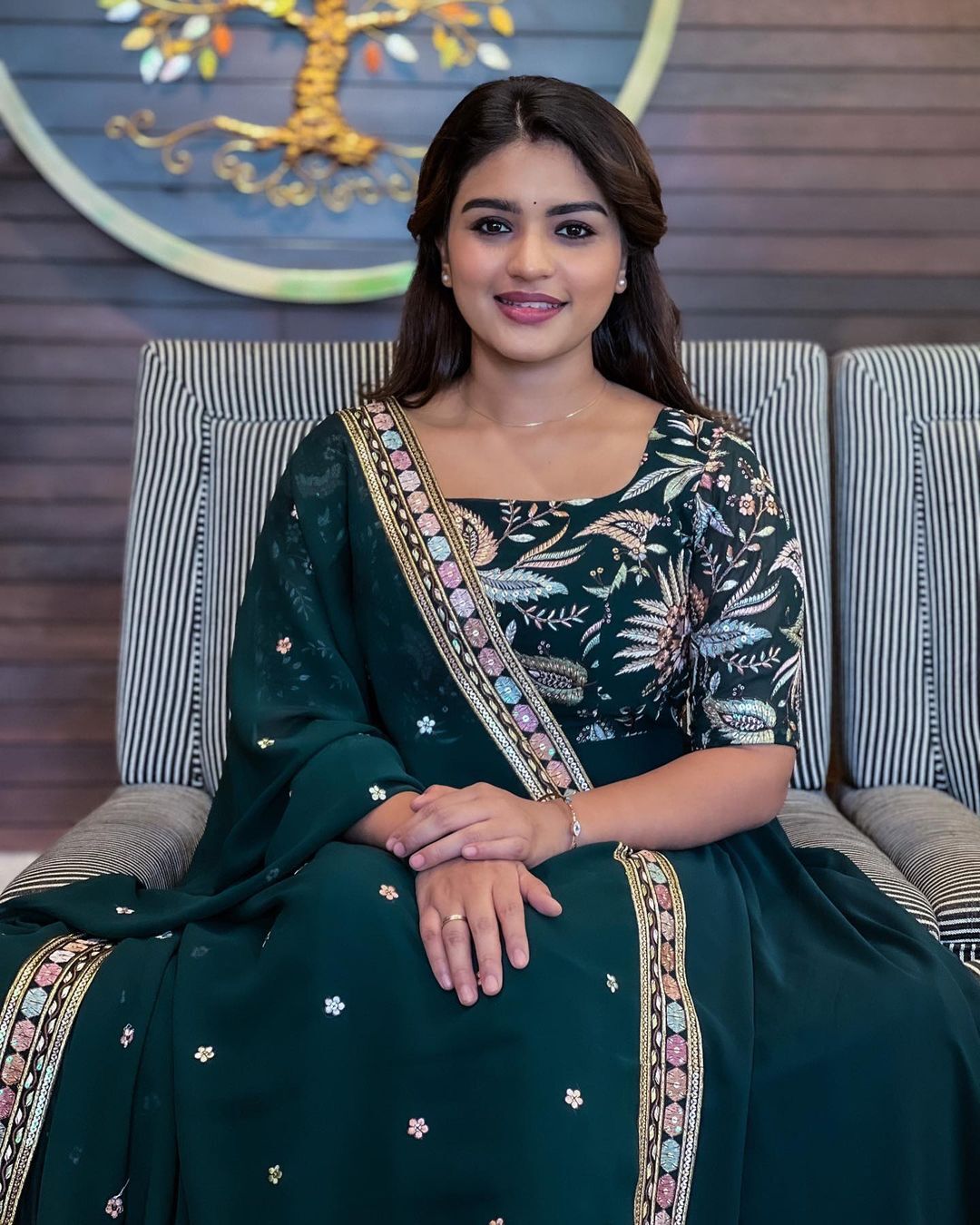 PHOTOS: அப்பாவுடன் இருக்கும் புகைப்படத்தை வெளியிட்டு உருக்கமான பதிவு.. சீரியல் நடிகையின் ரீசென்ட் க்ளிக்ஸ் 