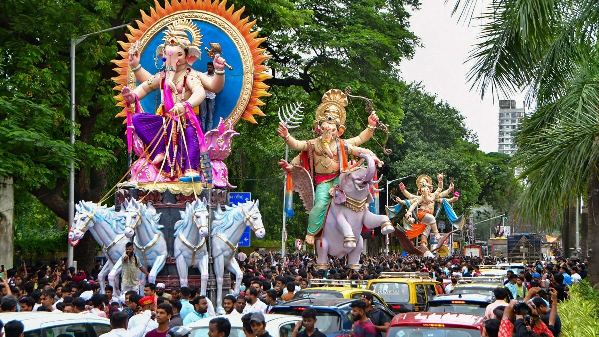 ಮುಂಬೈ ಗಲ್ಲಿ ಗಲ್ಲಿಗಳಲ್ಲಿ ಗಣೇಶ: ಅಂದದ ಚಂದದ ವಿವಿಧ ಗಣಪತಿ ನೋಡಿ