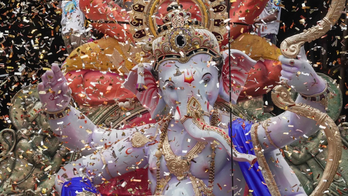 ಮುಂಬೈ ಗಲ್ಲಿ ಗಲ್ಲಿಗಳಲ್ಲಿ ಗಣೇಶ: ಅಂದದ ಚಂದದ ವಿವಿಧ ಗಣಪತಿ ನೋಡಿ