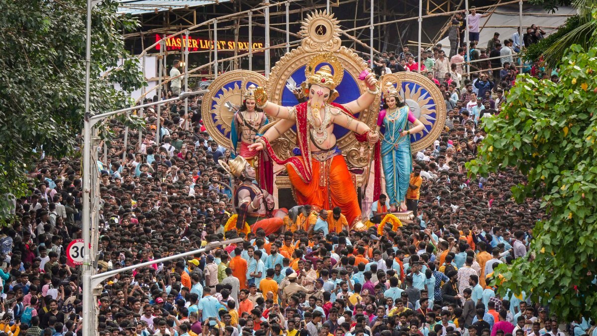 ಮುಂಬೈ ಗಲ್ಲಿ ಗಲ್ಲಿಗಳಲ್ಲಿ ಗಣೇಶ: ಅಂದದ ಚಂದದ ವಿವಿಧ ಗಣಪತಿ ನೋಡಿ