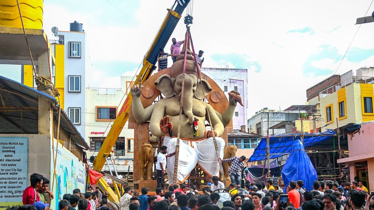 ಮುಂಬೈ ಗಲ್ಲಿ ಗಲ್ಲಿಗಳಲ್ಲಿ ಗಣೇಶ: ಅಂದದ ಚಂದದ ವಿವಿಧ ಗಣಪತಿ ನೋಡಿ