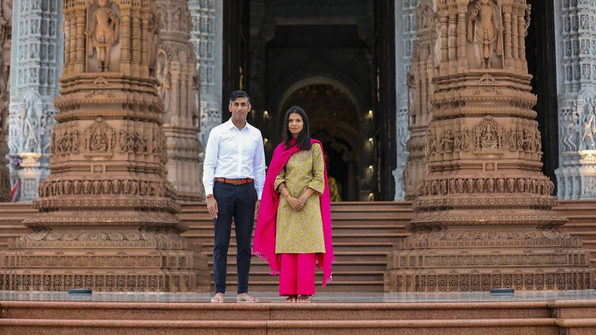 ಅಕ್ಷರಧಾಮ ದೇವಾಲಯಕ್ಕೆ ಭೇಟಿ ಕೊಟ್ಟ ರಿಷಿ ಸುನಕ್ ಮತ್ತು ಅಕ್ಷತಾ ಮೂರ್ತಿ | UK PM ...