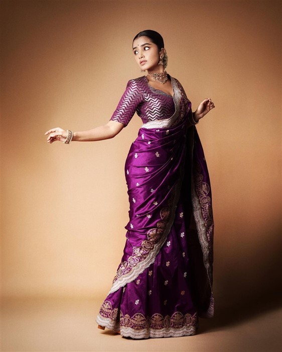 Anupama Parameswaran: ട്രെഡീഷ്ണല്‍ സാരിലുക്കുമായെത്തി അനുപമ പരമേശ്വരന്‍, ഫോട്ടോകളേറ്റെടുത്ത് ആരാധകര്‍, കാണാം...