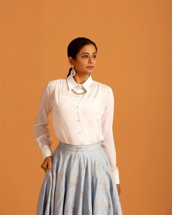 Priyamani: മഞ്ഞ ഫ്രോക്കില്‍ സുന്ദരിയായെത്തി പ്രിയാമണി, പുത്തന്‍ ഫോട്ടോസ് കാണാം...