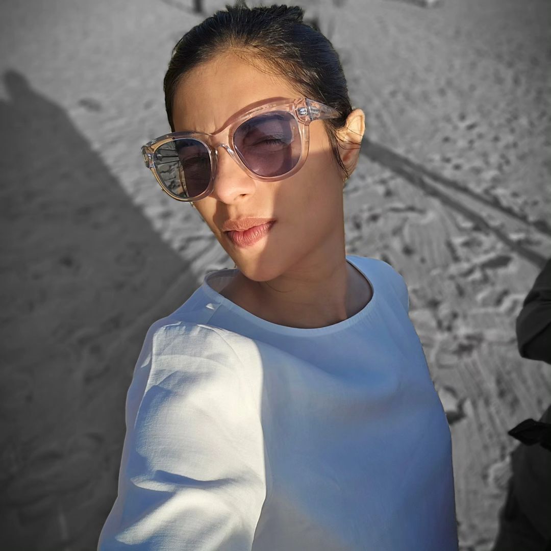 PHOTOS: 'லியோ' படத்தில் வக்கீலாக வந்தது இவங்களா? இவங்களுக்கு இவ்ளோ பெரிய பொண்ணு இருக்கா?