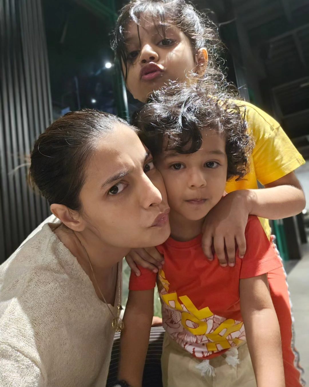 PHOTOS: 'லியோ' படத்தில் வக்கீலாக வந்தது இவங்களா? இவங்களுக்கு இவ்ளோ பெரிய பொண்ணு இருக்கா?