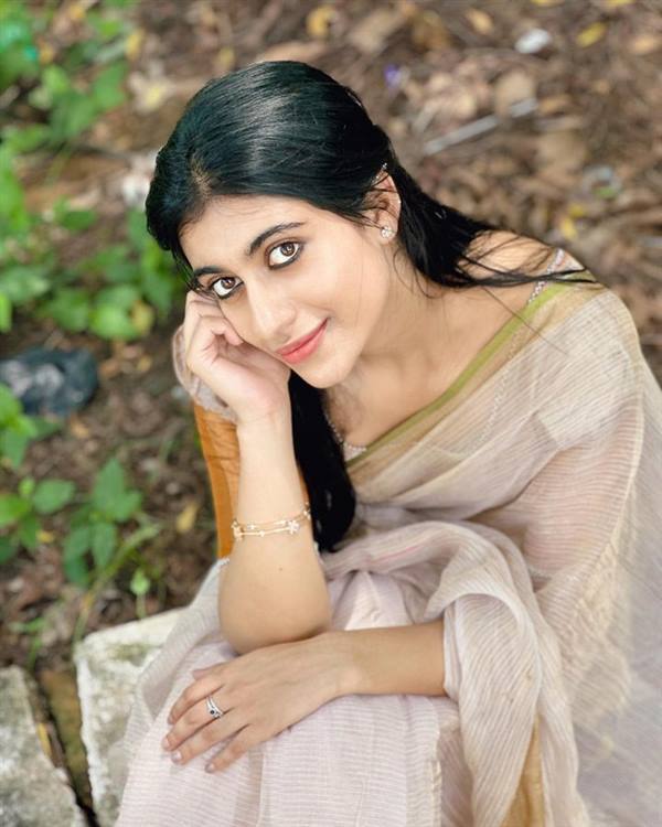 PHOTOS: பிக் பாஸ் வீட்டுக்குள்  ஐஷு - நிக்சன் ரொமான்ஸ்! எக்ஸ் தளத்தில் ட்ரெண்டிங்.. என்னாச்சு தெரியுமா?