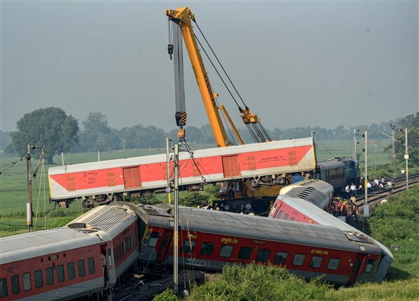 Bihar Train Accident: 4 Killed, 50 Injured In North East Express