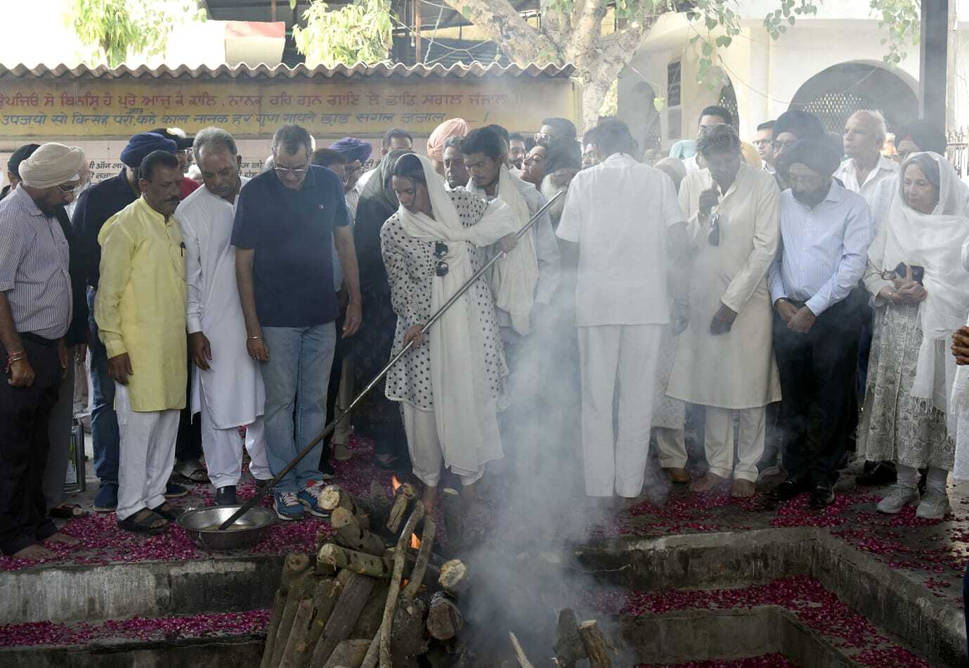 In Pics: Final Rites Of Legendary Indian Cricketer Bishan Singh Bedi