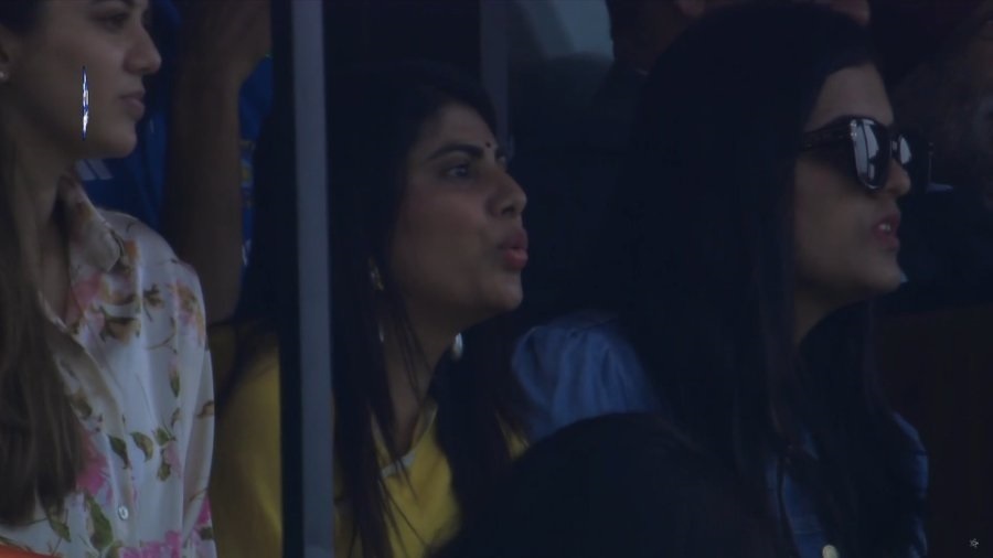 IND vs NZ, World Cup 2023: જાડેજાએ છોડ્યો કેચ, રિવાબાની પ્રતિક્રિયા