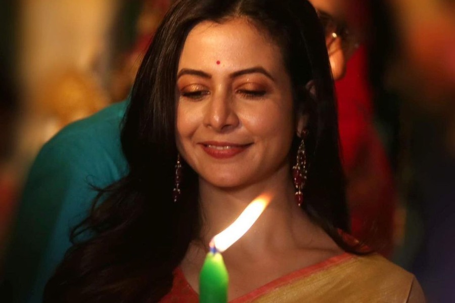 Katta kokrakli etuk ayol fotosurati