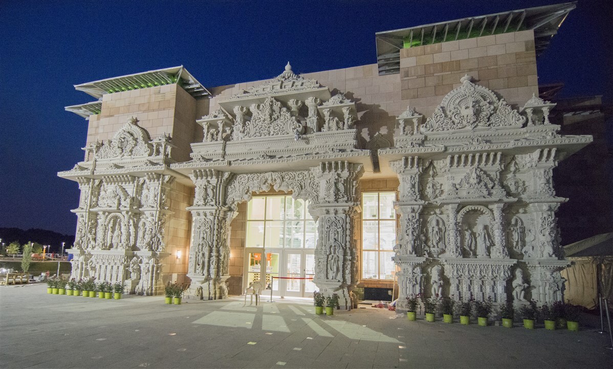 Swaminarayan Akshardham: World's Largest Modern Hindu Temple in New Jersey