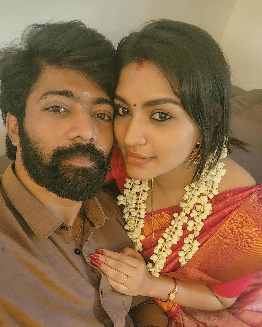 PHOTOS: உன்னோட மனைவியா இருக்குறதுக்கு பெருமைபடுறேன்.. நடிகை ஷபானாவின் லேட்டஸ்ட் பதிவு  