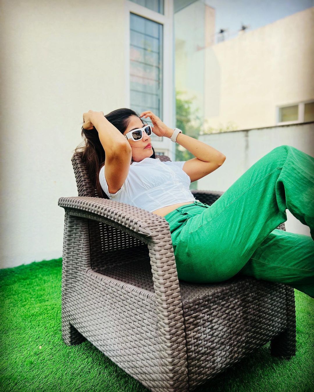 PHOTOS: மாடர்ன் அவுட்பிட்டில் வேற லெவல் போஸ்.. நடிகை விஜயலட்சுமியின் ஸ்டன்னிங் போட்டோஸ் 