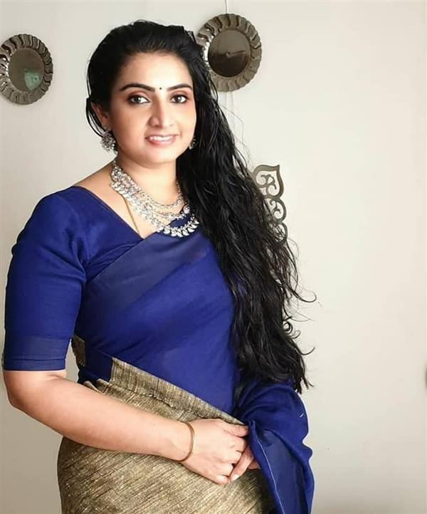 PHOTOS: 2023: இந்த ஆண்டு அதிகமான ரசிகர்களை ஈர்த்த டாப் 10 சீரியல் நடிகைகள்.. யார் யாருன்னு பாத்தீங்களா? 