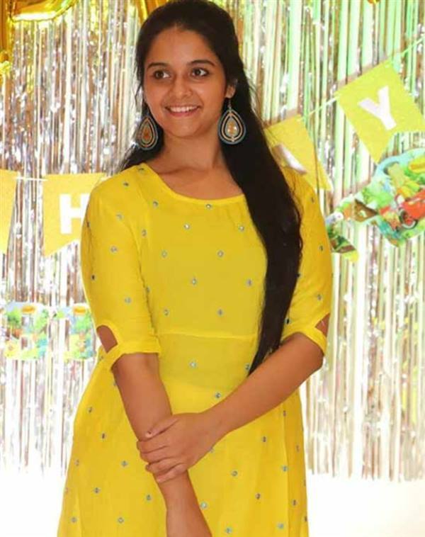 PHOTOS: 2023: இந்த ஆண்டு அதிகமான ரசிகர்களை ஈர்த்த டாப் 10 சீரியல் நடிகைகள்.. யார் யாருன்னு பாத்தீங்களா? 