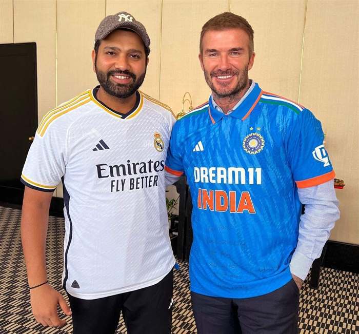 Shah Rukh Khan Hosts Football Icon David Beckham Oneindia