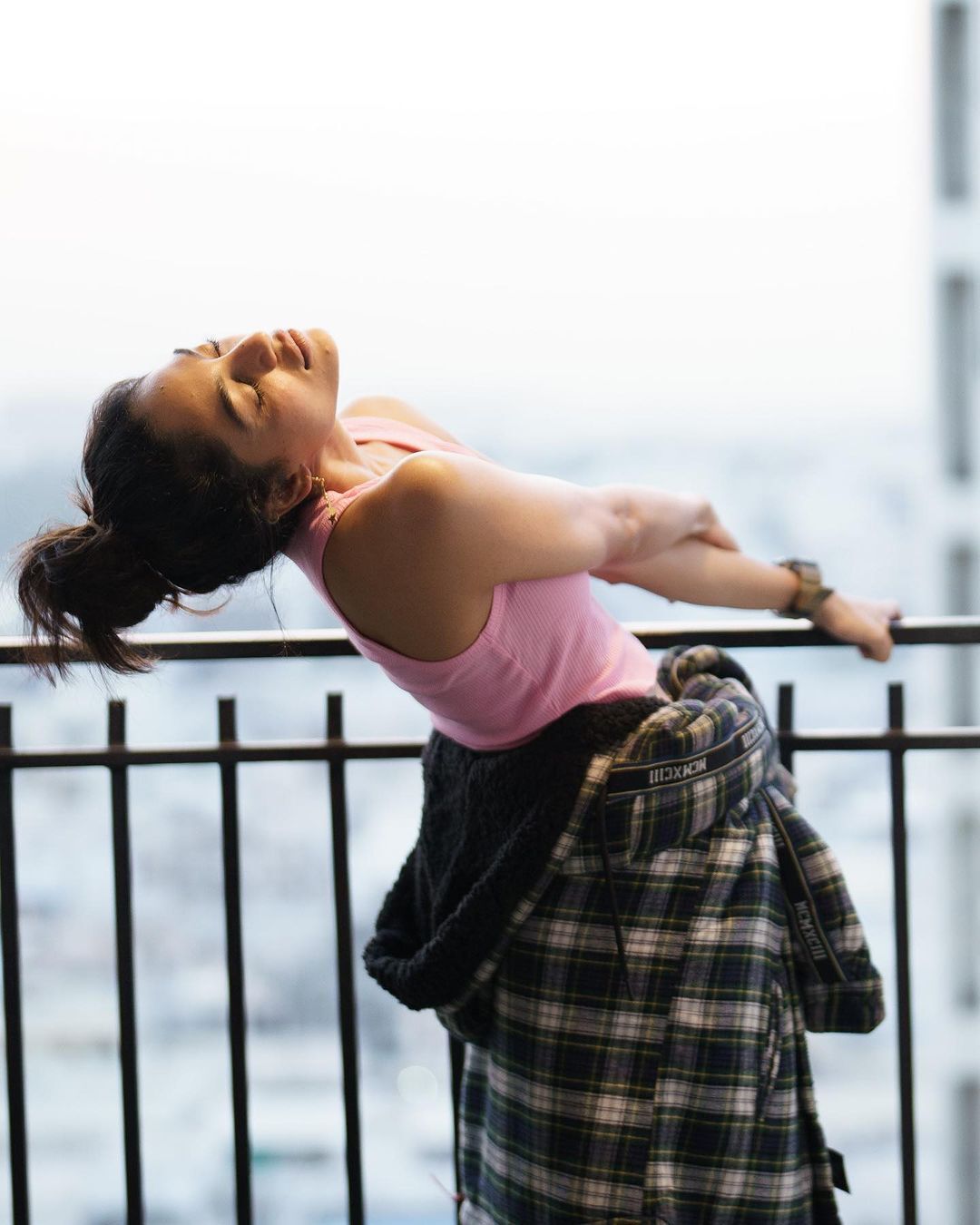 శోభితా ధూళిపాళ్ల ఘాటు అందాల షో.. బ్యూటీ ఫుల్ జోరులో ఉందిలే..!