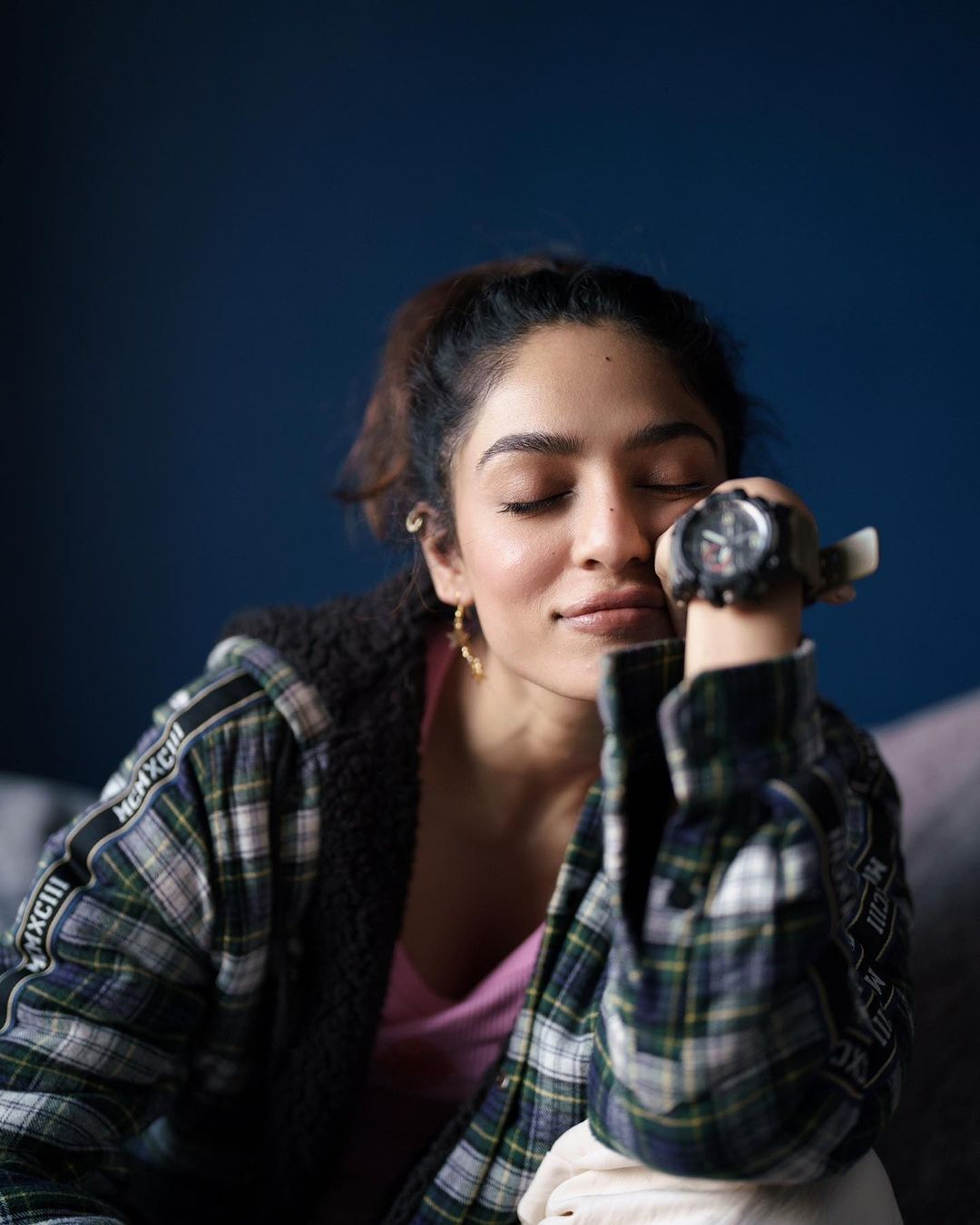 శోభితా ధూళిపాళ్ల ఘాటు అందాల షో.. బ్యూటీ ఫుల్ జోరులో ఉందిలే..!