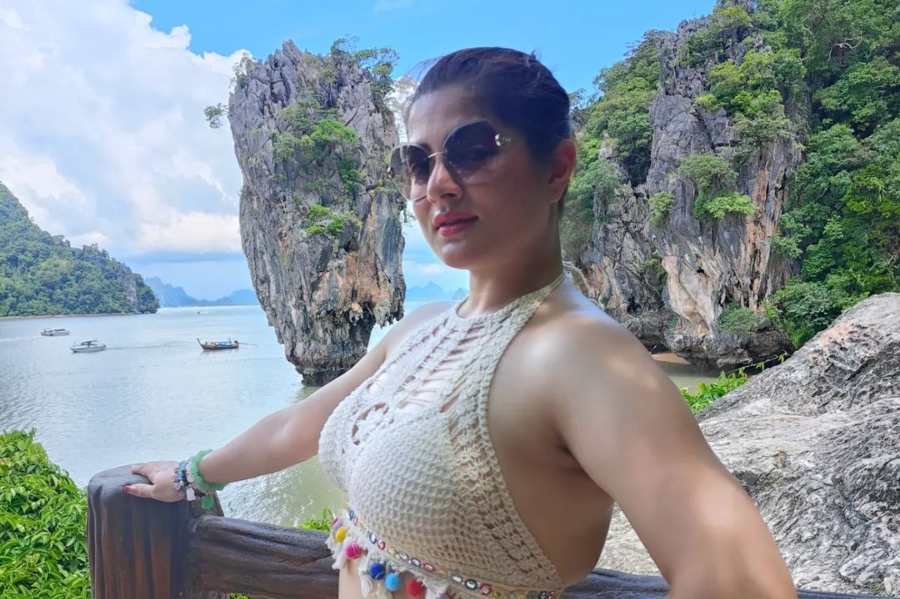 জলকেলিতে ব্যস্ত ফ্যাশনিস্তা শ্রাবন্তী, টলি ডিভার রূপে বিভোর নেটবাসী  