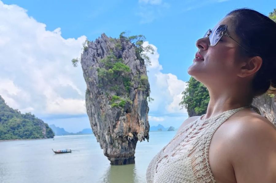 জলকেলিতে ব্যস্ত ফ্যাশনিস্তা শ্রাবন্তী, টলি ডিভার রূপে বিভোর নেটবাসী  