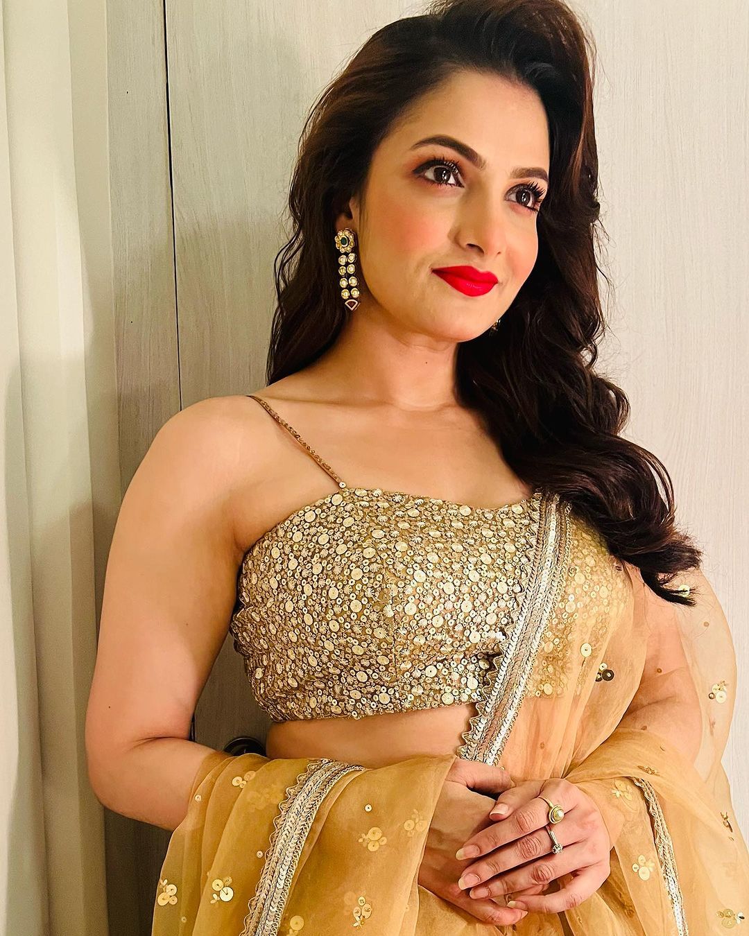 Yalangoch chiroyli silikon kokraklar Kaluga shahrida jinsiy aloqa