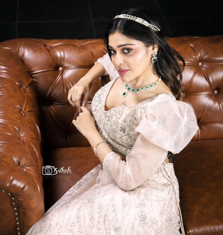 PHOTOS: கேஷுவல் லுக்கில் ரசிகர்களை ஈர்த்த தர்ஷா குப்தா.. லேட்டஸ்ட் ஸ்டில்ஸ்!