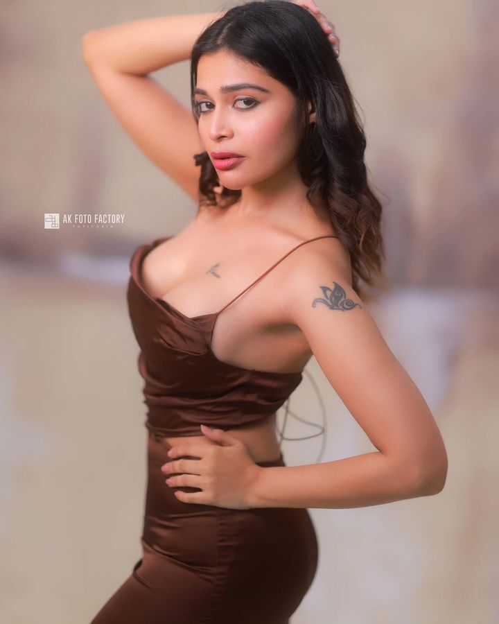 PHOTOS: கேஷுவல் லுக்கில் ரசிகர்களை ஈர்த்த தர்ஷா குப்தா.. லேட்டஸ்ட் ஸ்டில்ஸ்!