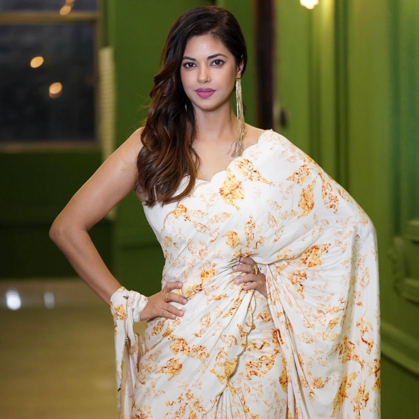 PHOTOS: அர்ஜுனின் 'மருதமலை' பட நாயகியை நியாபகம் இருக்கா! ஸ்டைலிஷ் அவுட் ஃபிட்டில் கலக்கல் ஸ்டில்ஸ்!