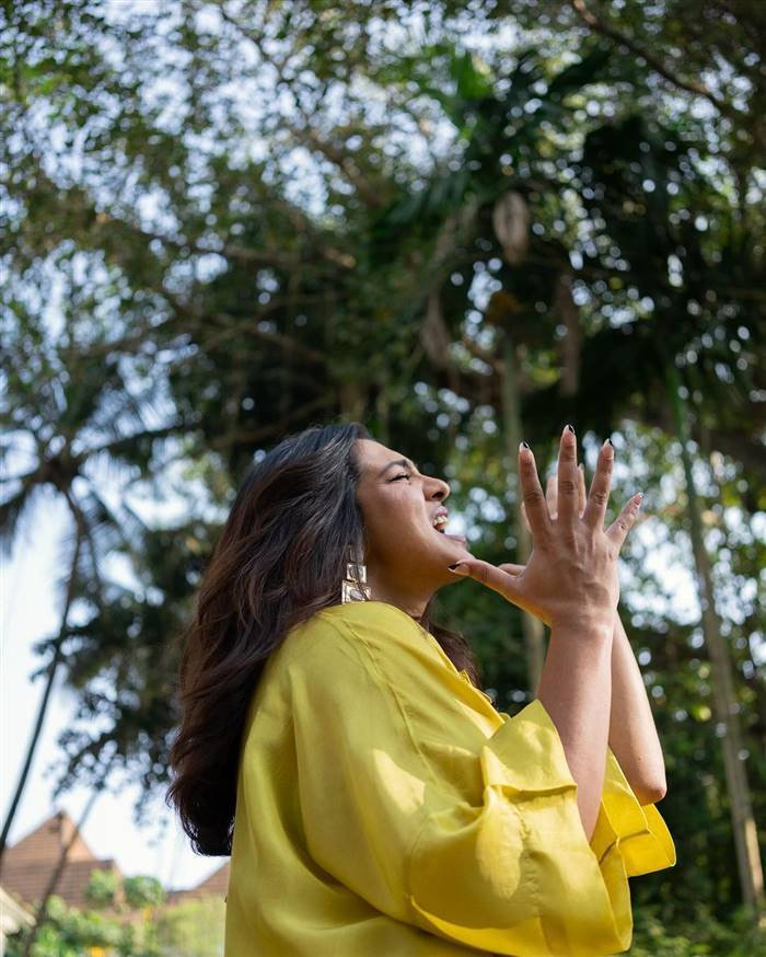 Parvathy Thiruvothu: പുത്തന്‍ രൂപഭാവങ്ങളുമായി ഫോട്ടോക്ക് പോസ് ചെയ്ത് പാര്‍വ്വതി തിരുവോത്ത്, കാണാം പുത്തന്‍ ഫോട്ടോകള്‍....