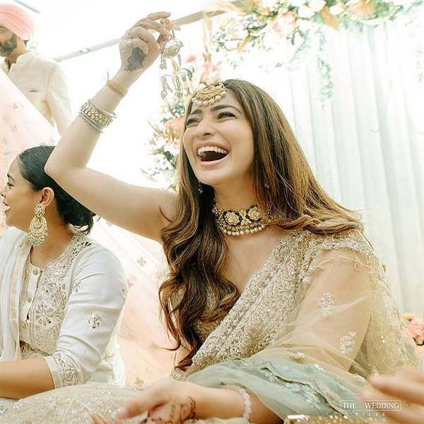 PHOTOS: கையில் க்ளாஸுடன் வேற லெவெலில் வைப் ஆன ராய் லட்சுமி.. லேட்டஸ்ட் புகைப்படங்கள் 