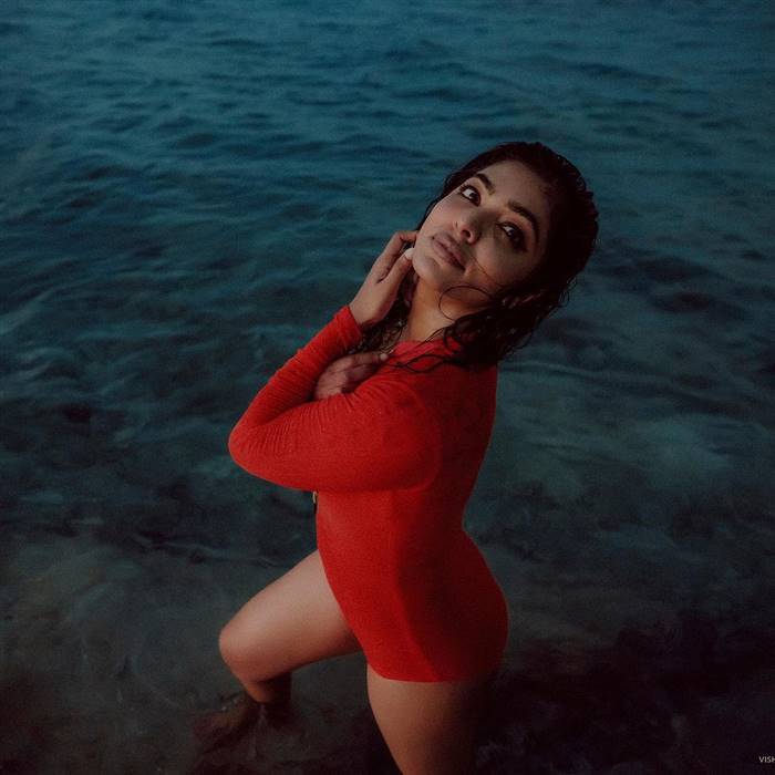 Rima Kallingal: ബ്ലെയ്‌സ് ഓഫ് അറോറ! ചുവപ്പ് സ്വിം സ്യൂട്ടില്‍ ബോള്‍ഡ് ആന്റ് പവര്‍ഫുള്‍ ലുക്കില്‍ റിമ കല്ലിങ്കല്‍, ഫോട്ടോസ് കാണാം...