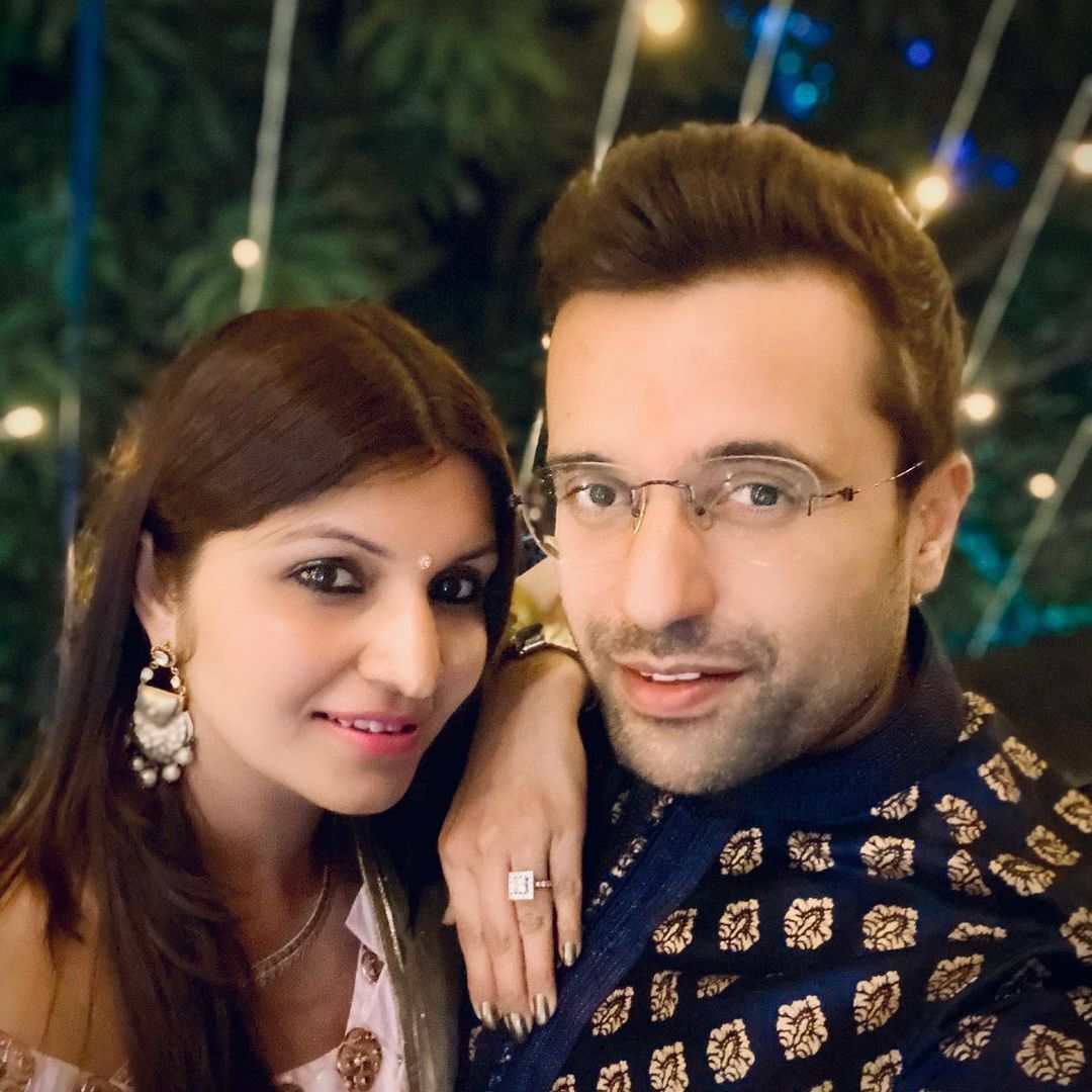 विवेक बिंद्रा की पत्नी के साथ मारपीट के आरोपों के बीच क्यों वायरल हुई संदीप माहेश्वरी की बीवी के साथ रोमांटिक Photos