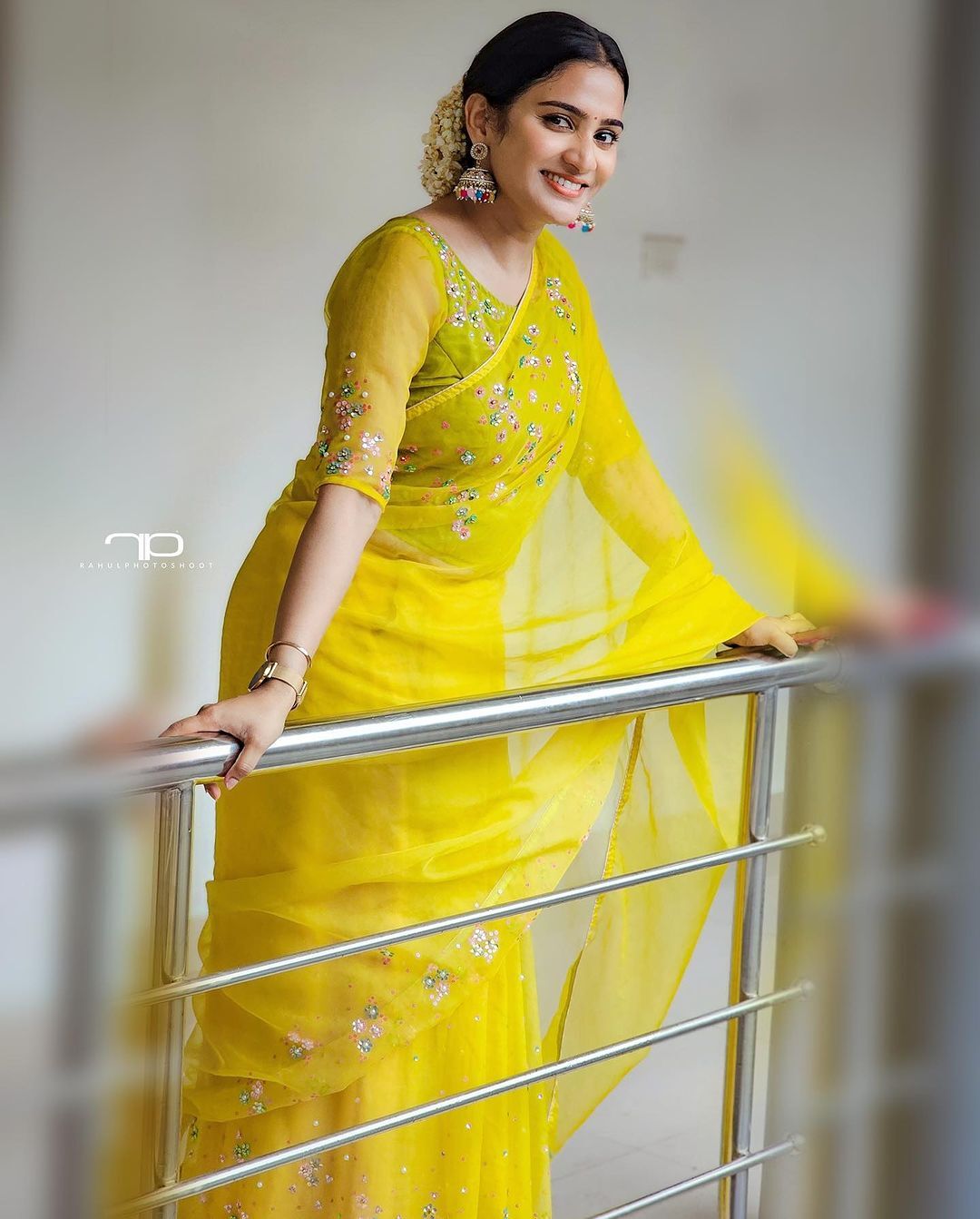 Aditi Ravi: ഓർക്കിഡ് പോലെ... അതീവ സുന്ദരിയായി അതിഥി രവി; ഇൻസ്റ്റയി ...