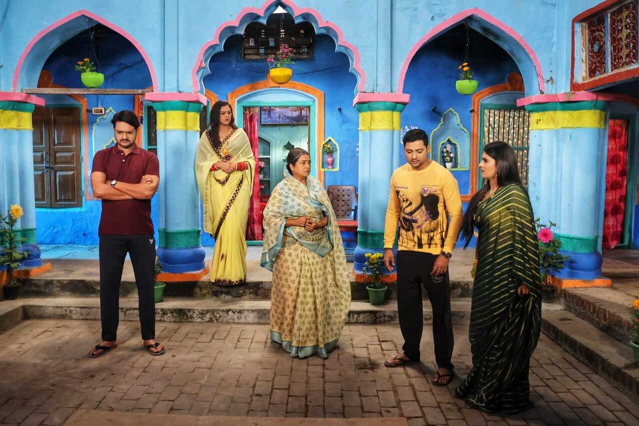 Photos: पारिवारिक फिल्म 'हम साथ साथ हैं' की शूटिंग शुरू, देखिए लाजवाब तस्वीरें