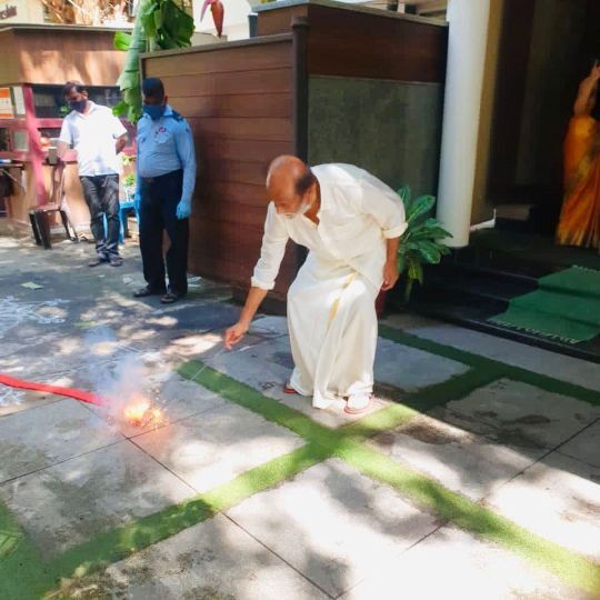 शाही महल से भी ज्यादा खूबसूरत है सुपरस्टार रजनीकांत का घर, एक्टर के लग्जरी हाउस की तस्वीरें कर देंगी हैरान