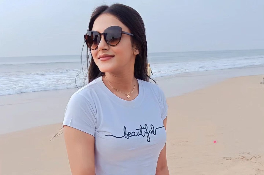 Biseksual villadagi orgiyalar