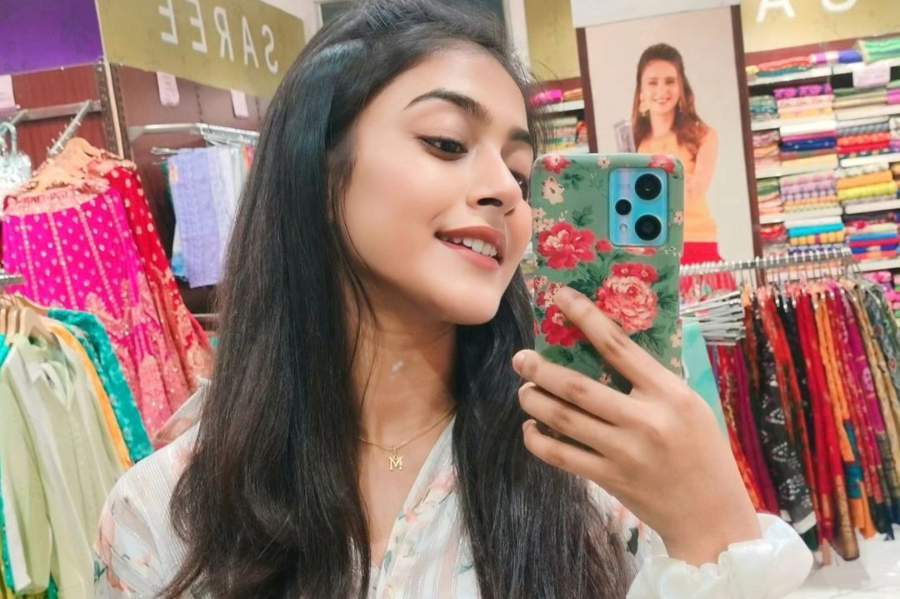 Pornografik kokraklar juda kop Buyuk Ketrin yalangoch haqiqat pornosini HD formatda onlayn tomosha qiling