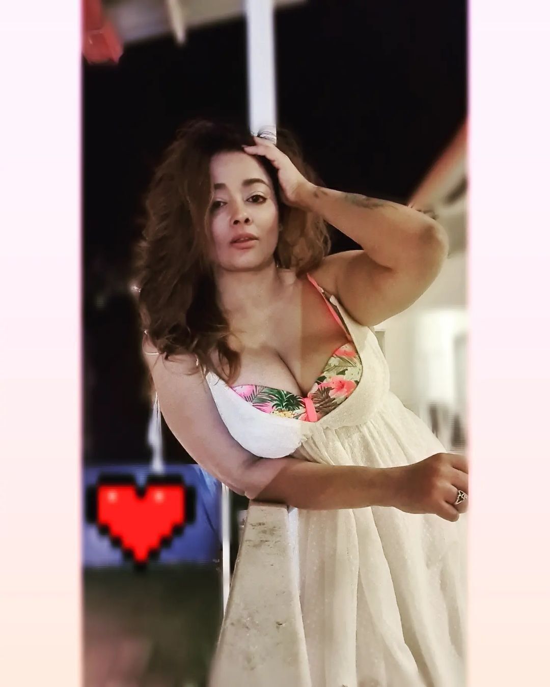 PHOTOS: 43-வது பிறந்தநாளை கொண்டாடும் நடிகை கிரண்.. இவரின் சொத்து மதிப்பு எவ்வளவுன்னு பாத்தீங்களா?