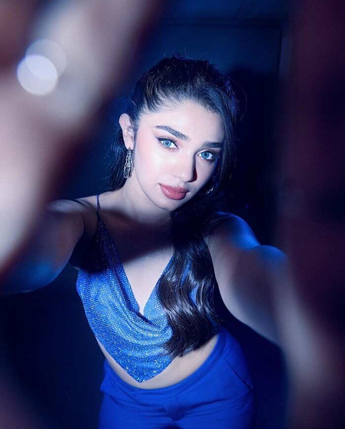 స్టన్నింగ్ లుక్స్‌తో మైమరిపిస్తున్న కృతి శెట్టి.