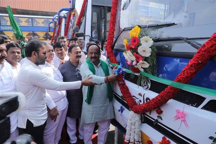 ಧಾರವಾಡ ನಗರ ಸಾರಿಗೆ ಬಸ್ ನಿಲ್ದಾಣ ನಿರ್ಮಾಣಕ್ಕೆ ಗುದ್ದಲಿಪೂಜೆ